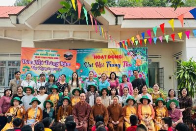 HỌC SINH TRƯỜNG TH LÊ THỊ HỒNG GẤM ĐÓN TẾT TRUNG THU